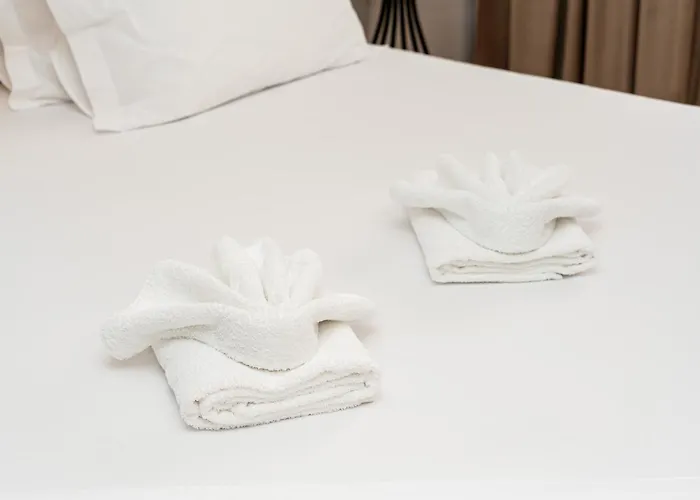 El Lux * Golem (Tirana)